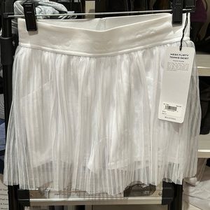 Alo yoga flirty tennis skirt with tags. Size S (2-4). NWT